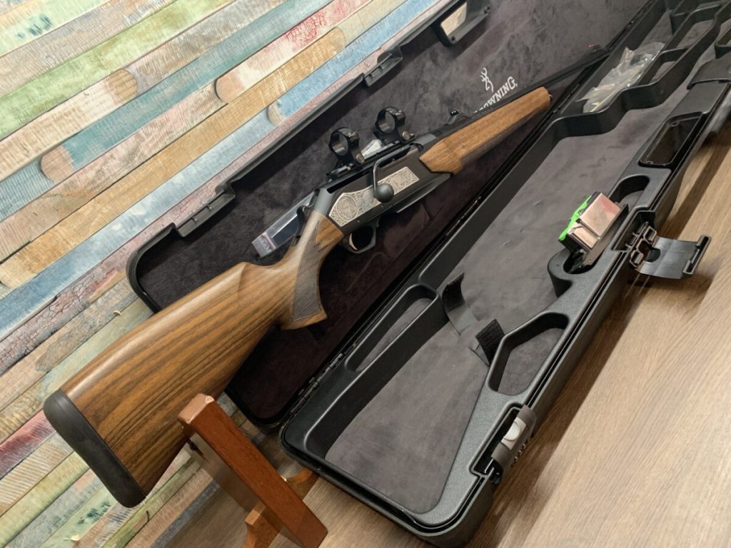 Browning Maral Big Game 300 Win.Mag.–Weawer sínnel 30-as gyűrűvel–2db tárral–Kofferben–Kitűnő állapotban! – 1. kép